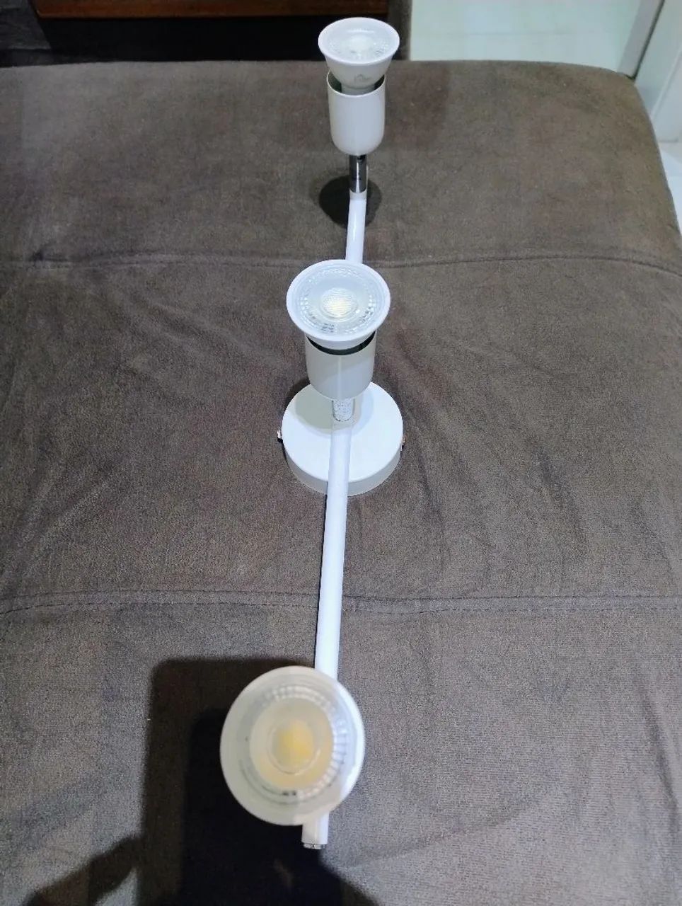 Trilho de LED para 3 Lâmpadas ( com lâmpadas) - Foto 2