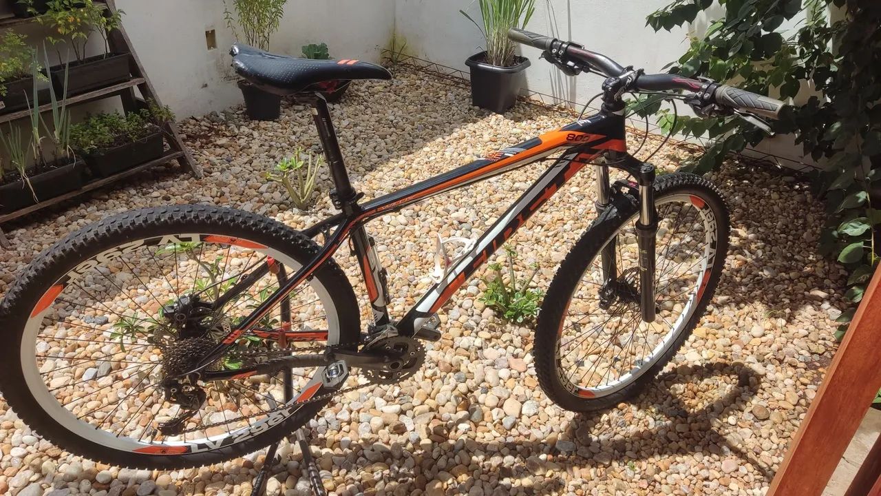 Bicicleta aro 29 - quadro First 18 - kit Alivio 27v