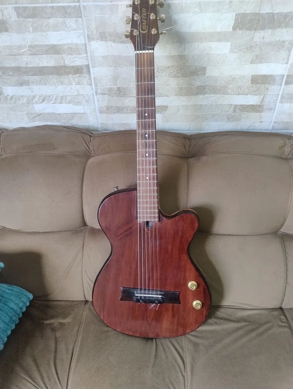 Violão maciço aço ou náilon tá com náilon  - Foto 2