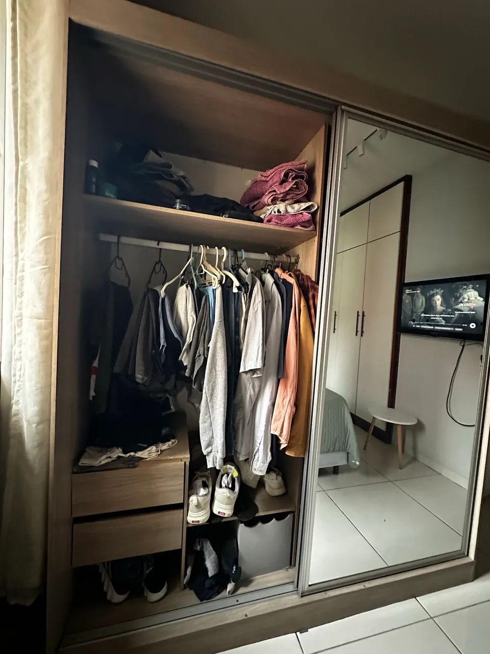 Guarda Roupa com espelho lindo  - Foto 4