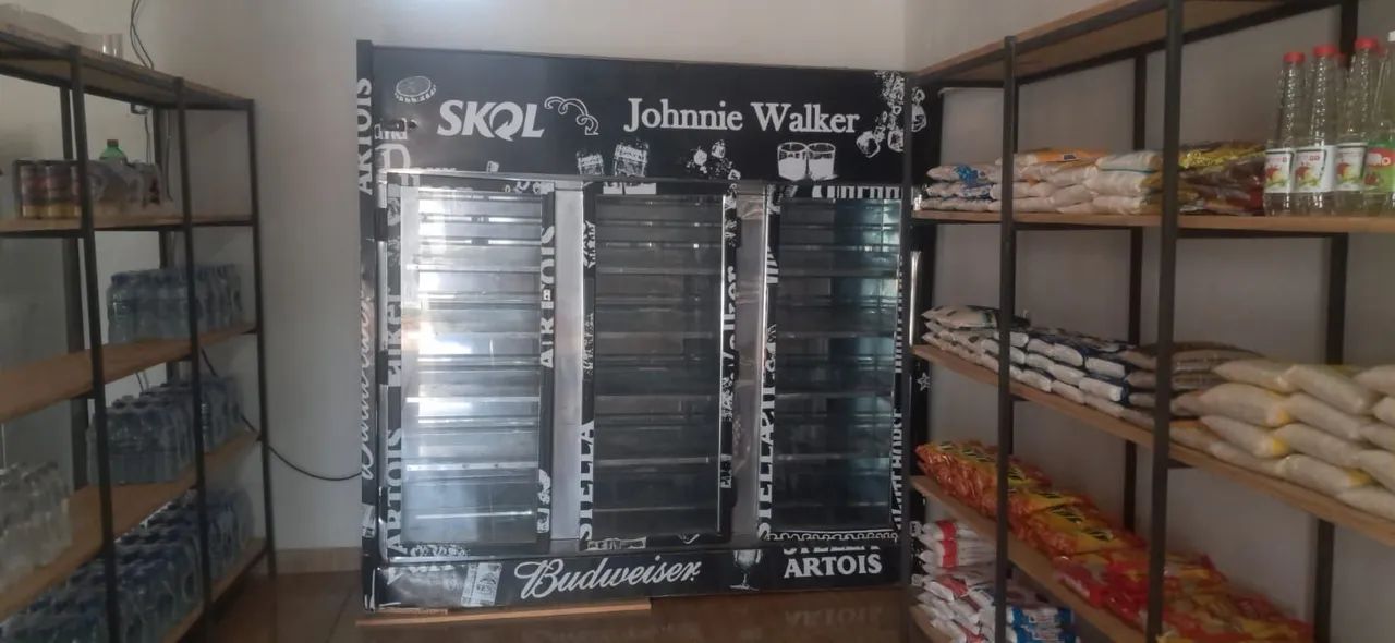 Vende-se freezer repositor vertical com 3 portas - Foto 3
