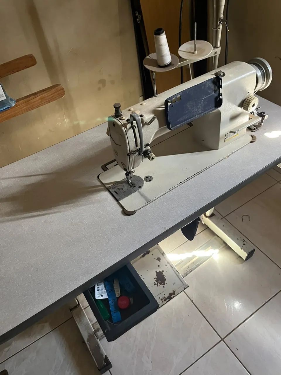 Máquina de costura reta industrial 