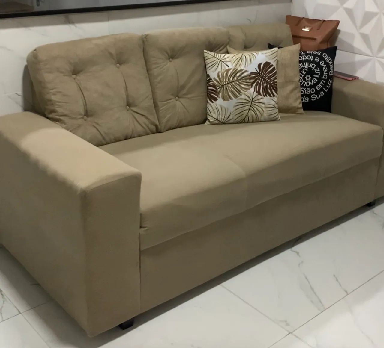SOFÁ