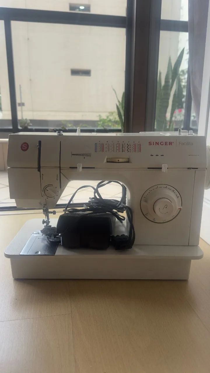 Máquina de Costura Singer Facilita