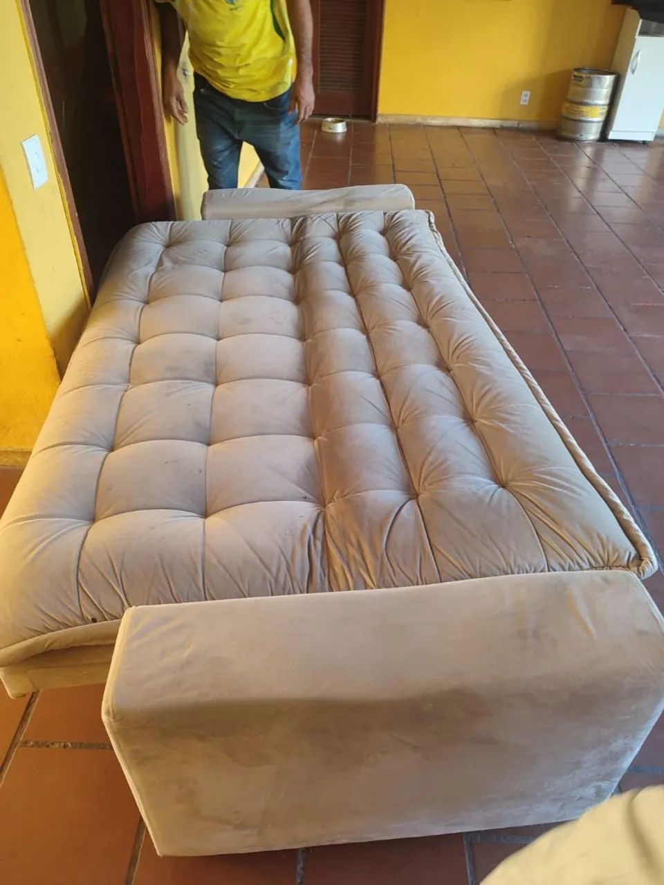 Sofá 3 lugares retrátil de Suede Cinza - Foto 3