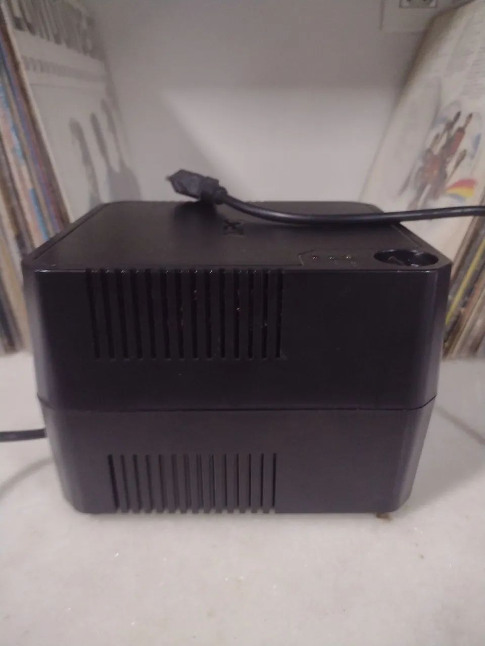 Estabilizador APC 1000W - Foto 4