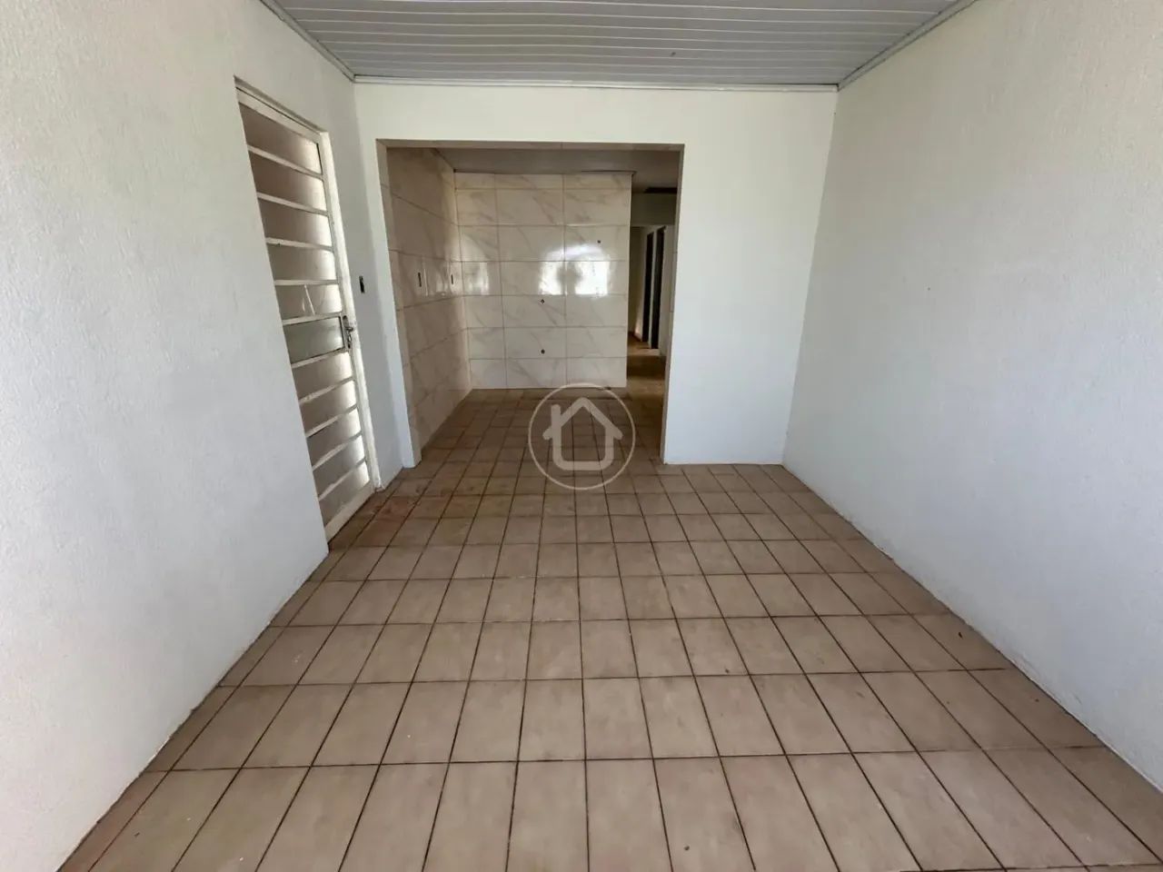 CASA REFORMADA COM 4 DORMITÓRIOS - Foto 4