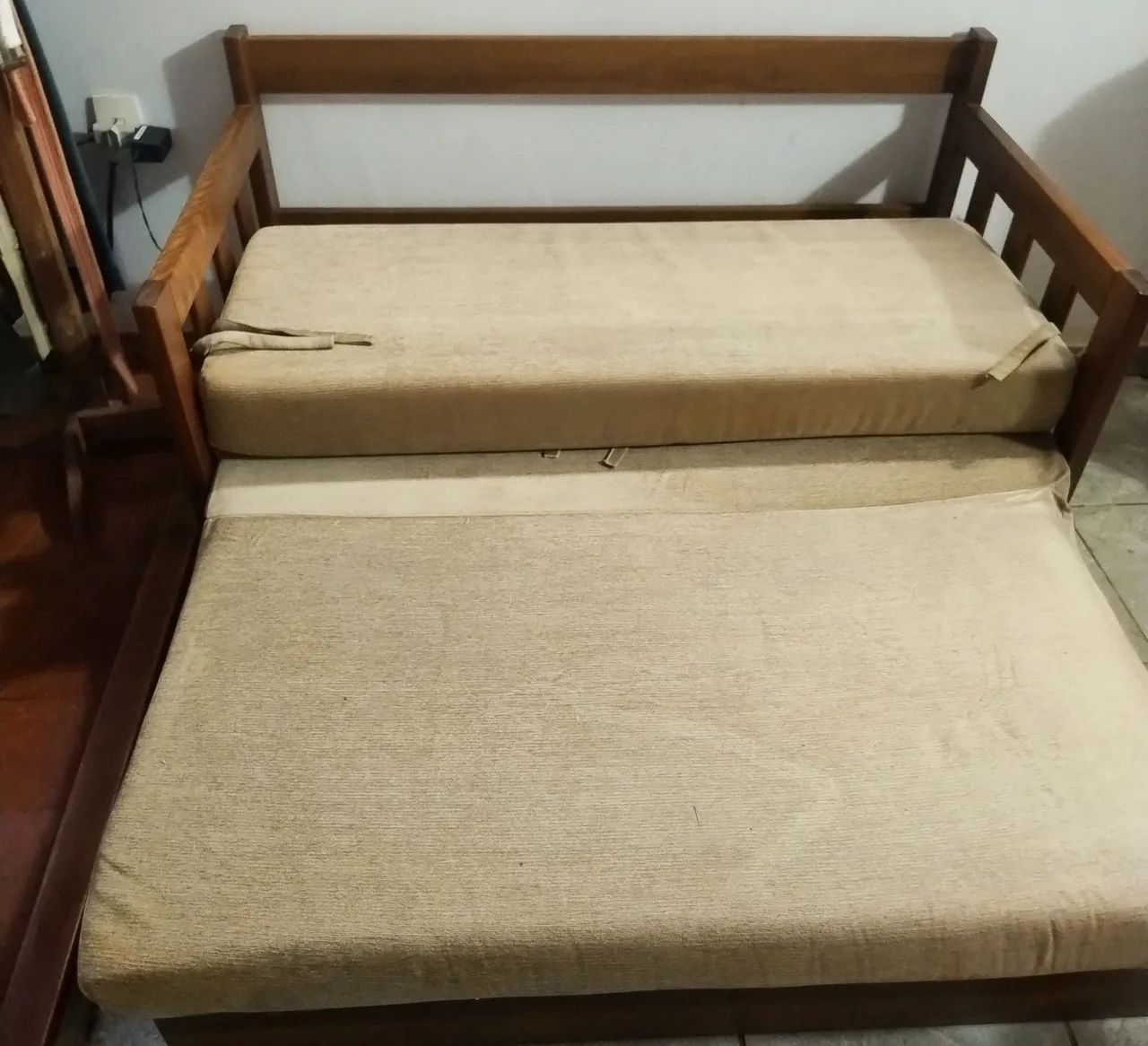 Cama Casal Sofá Madeira Maciça Ótimo Estado  - Foto 4