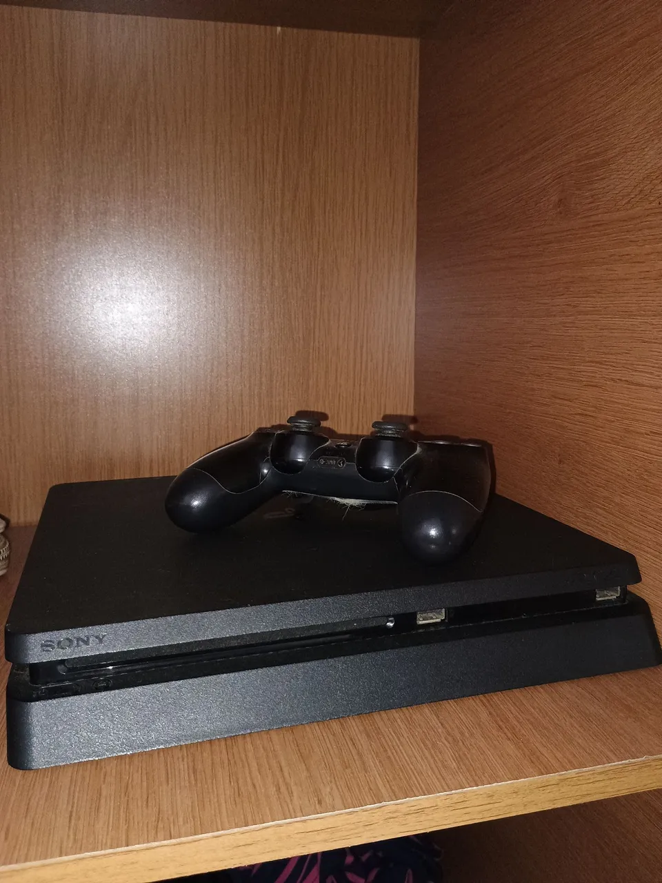 PS4 500GB + 2 Controles + 14 Jogos - Completo e Conservado