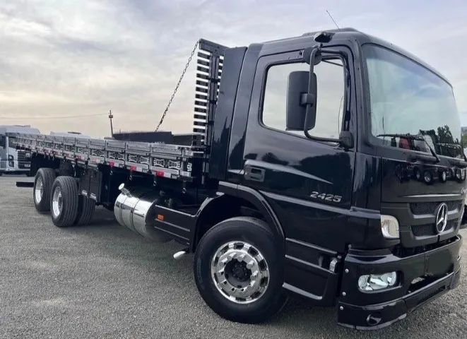 Atego 2425 2011 6x2 unico dono  - Foto 3
