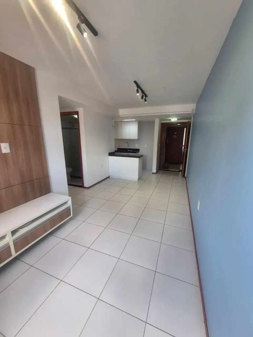 Alugo quarto e sala com os fixos na Ponta Verde Nascente - Foto 2
