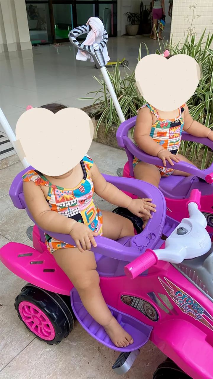 Carrinho Quadriciclo Passeio e Pedal Infantil Rosa com Empurrador Calesita Cross Legacy - Foto 2