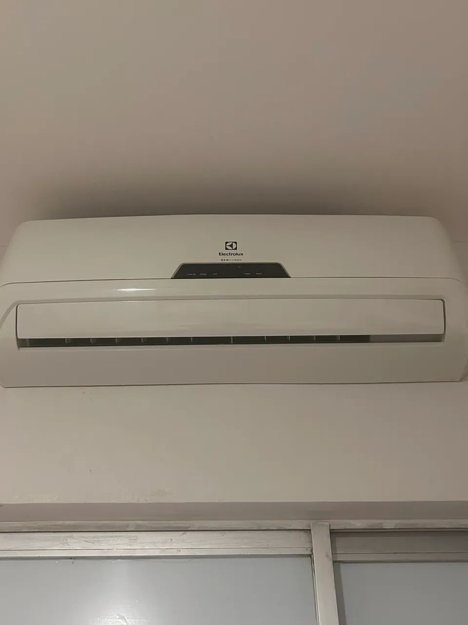Ar condicionado ELECTROLUX 900 btus/220V 