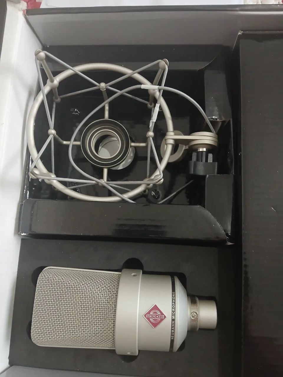 Dois Microfones Neumann TLM 103 condensador 