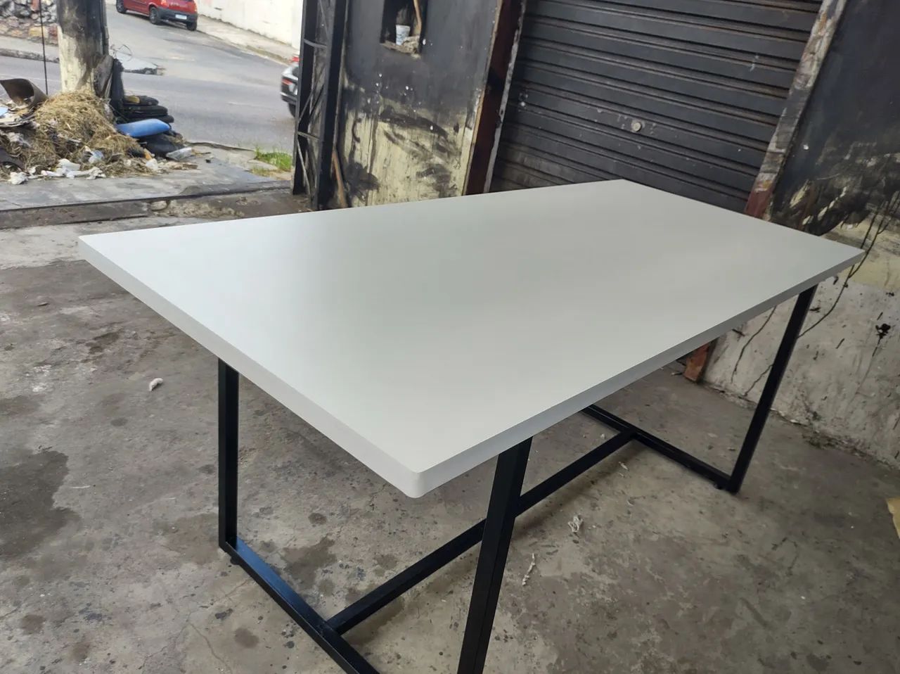 Mesa industrial pé quadrado 