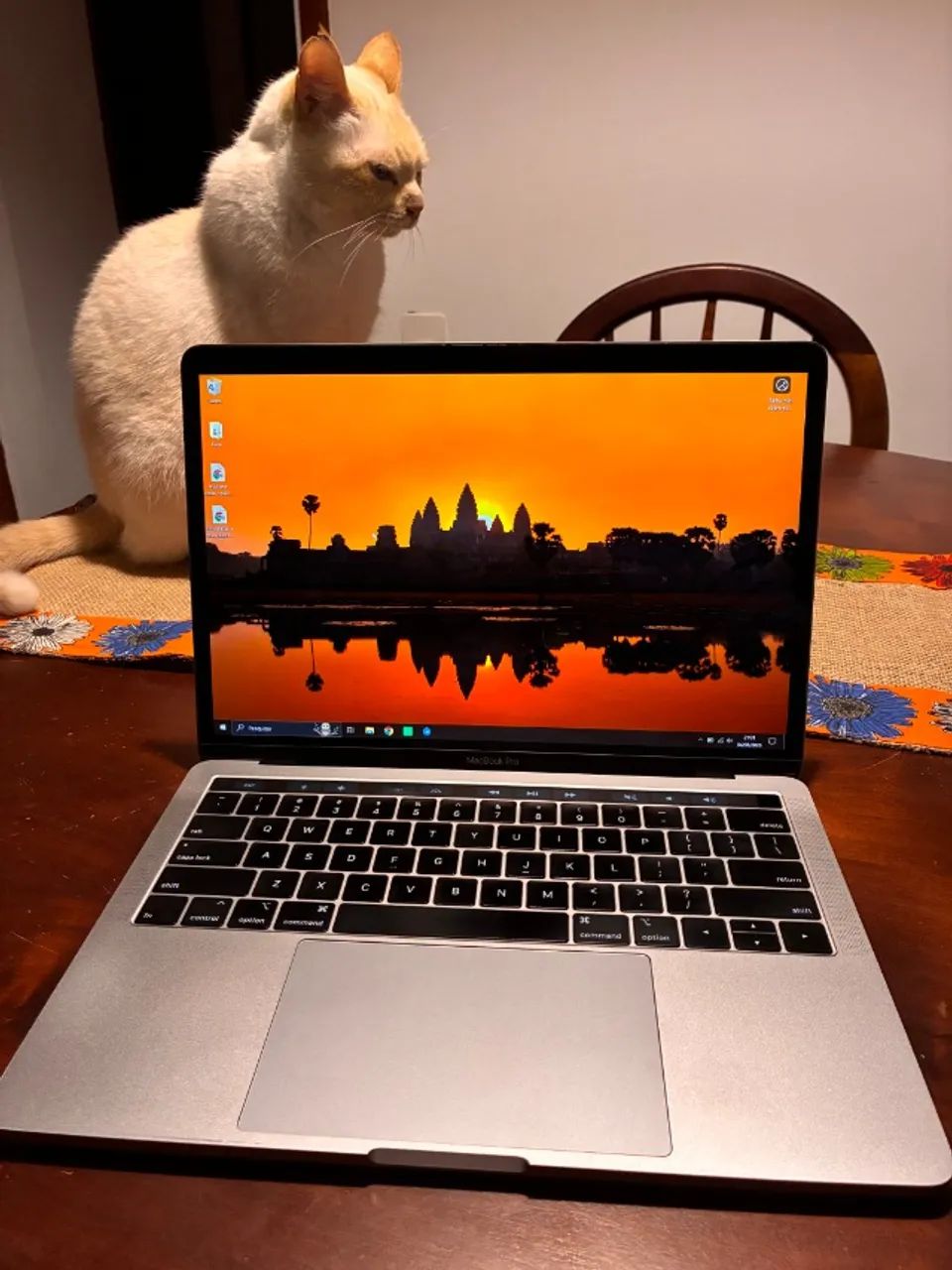Macbook Pro 2019 com Touchbar 13,3