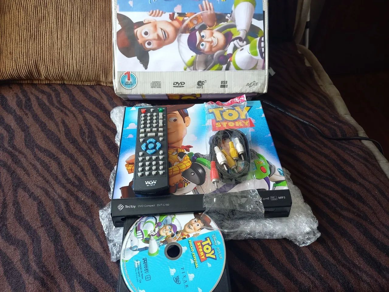 DVD TECTOY C100 COM TOY STORY. Completo e conservado.  - Foto 2