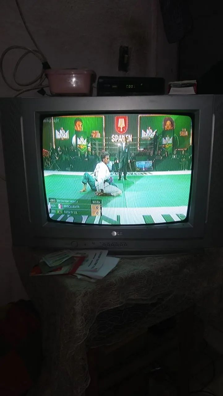 Tv LG 20 polegadas com controle remoto e conversor.  - Foto 4