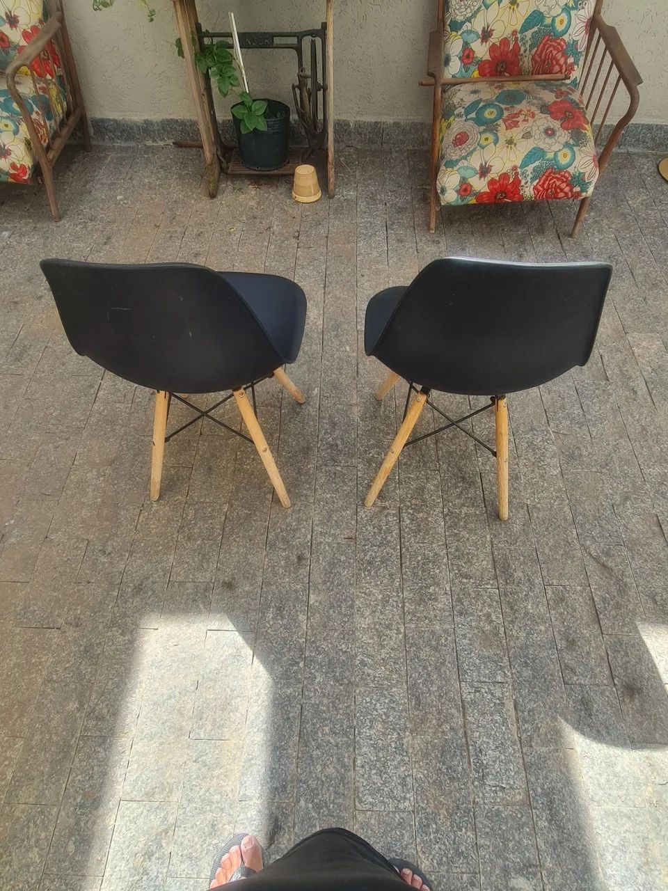 VENDE-SE CADEIRA CADA UM CUSTA 50,00 - Foto 3