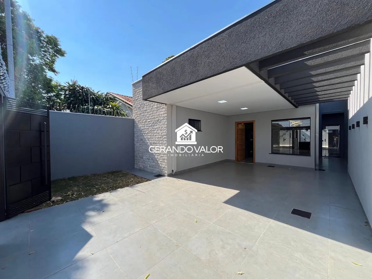 Imóvel Alto Padrão com 3 Suítes, Piscina e Planejados