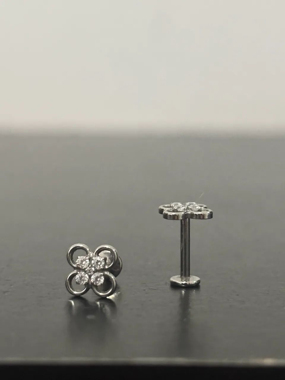 Piercing em titânio 8mm (par) - Foto 4