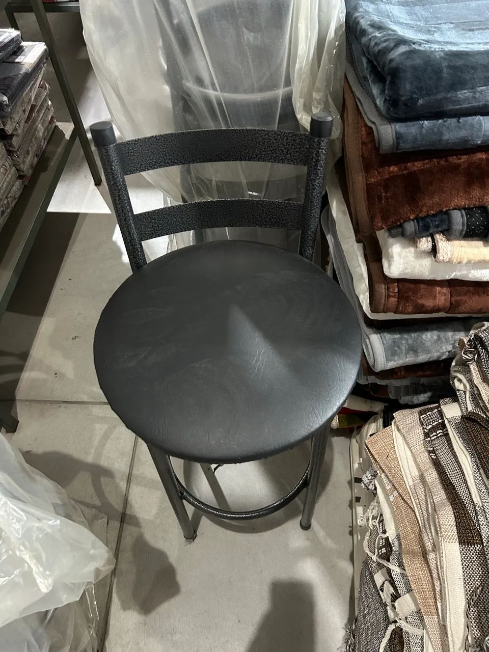 Banqueta alta 70 cm até o acento  - Foto 2