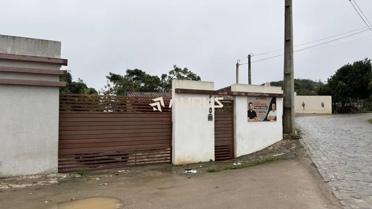 Casa tipo sítio na estrada da Serra Negra