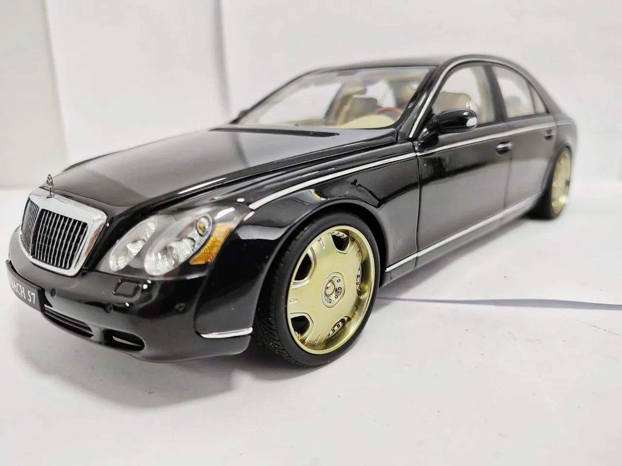ミニカー AUTOart Mercedes Maybach 57 1/18 Miniatura Mercedes Benz Maybach 57 1/18 - Hobbies e coleções