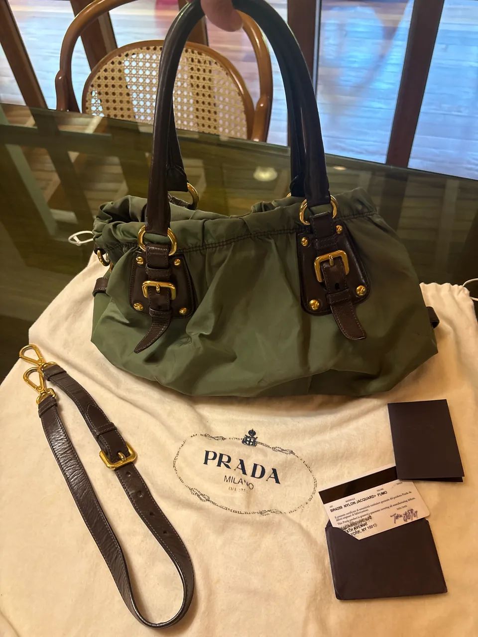 Bolsa Prada original com dust e certificado de autenticidade. Está em excelente estado!! - Foto 4