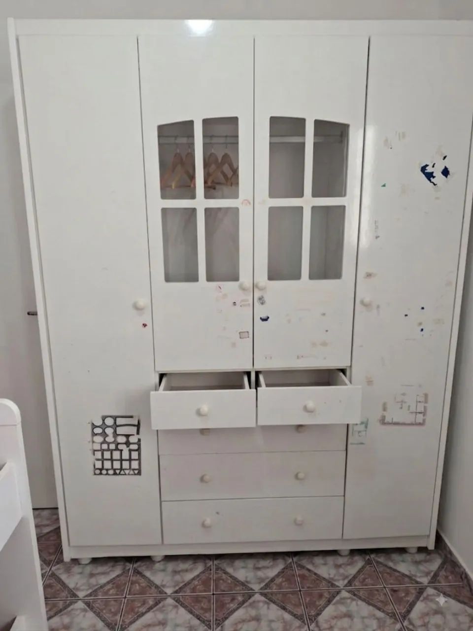 Guarda roupas e cômoda solteiro 