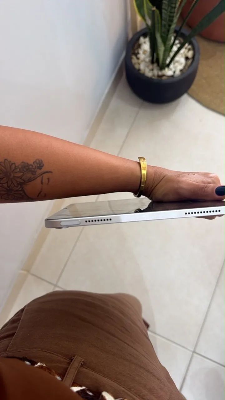 iPad Apple Modelo A2696 - Foto 4
