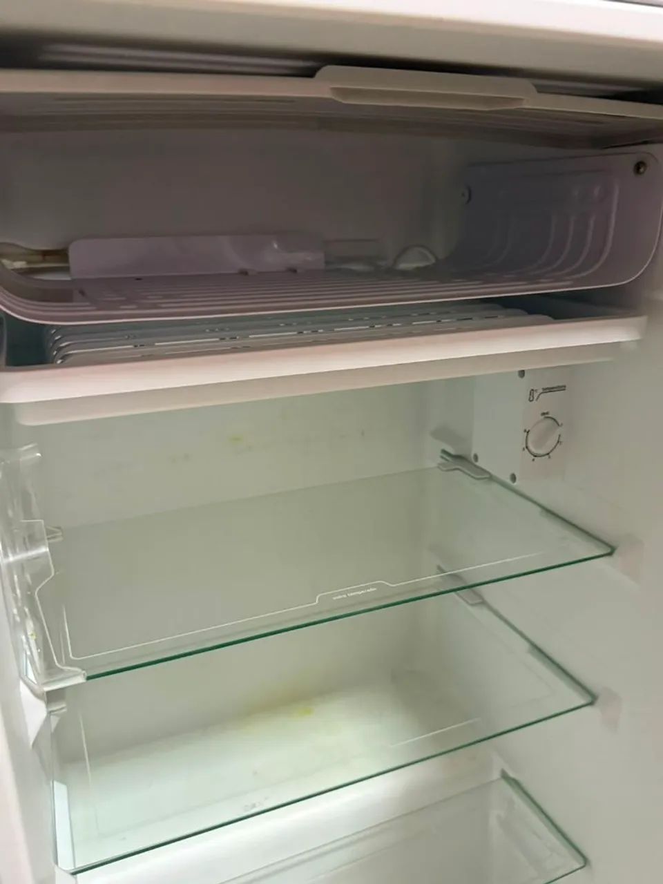 Frigobar MIDEA 93 litros bem conservado. - Foto 2