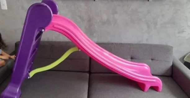 Escorregador infantil rosa e roxo - Foto 4