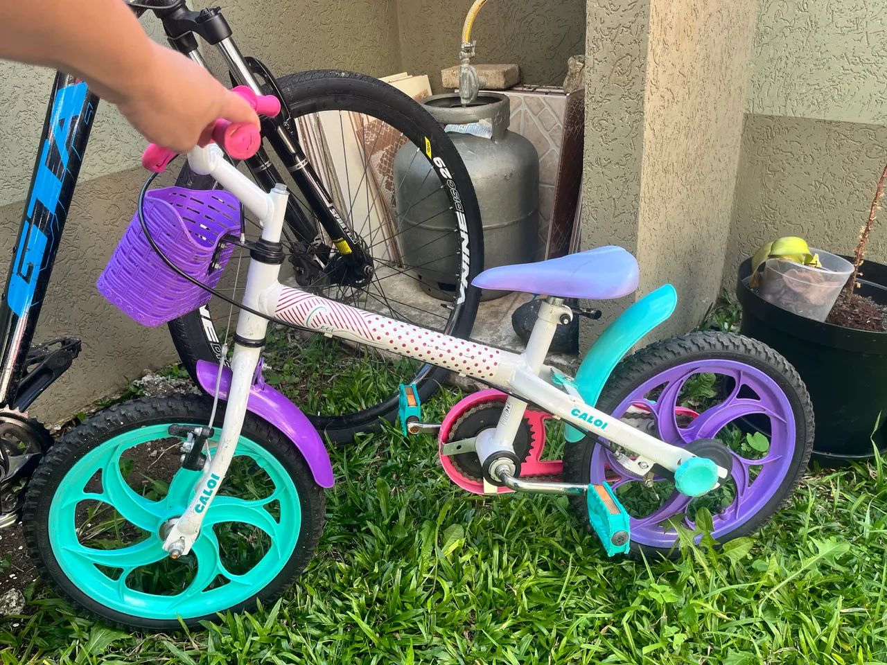 Bicicleta Infantil Caloi com Cestinha - Muito Bonita - Foto 2