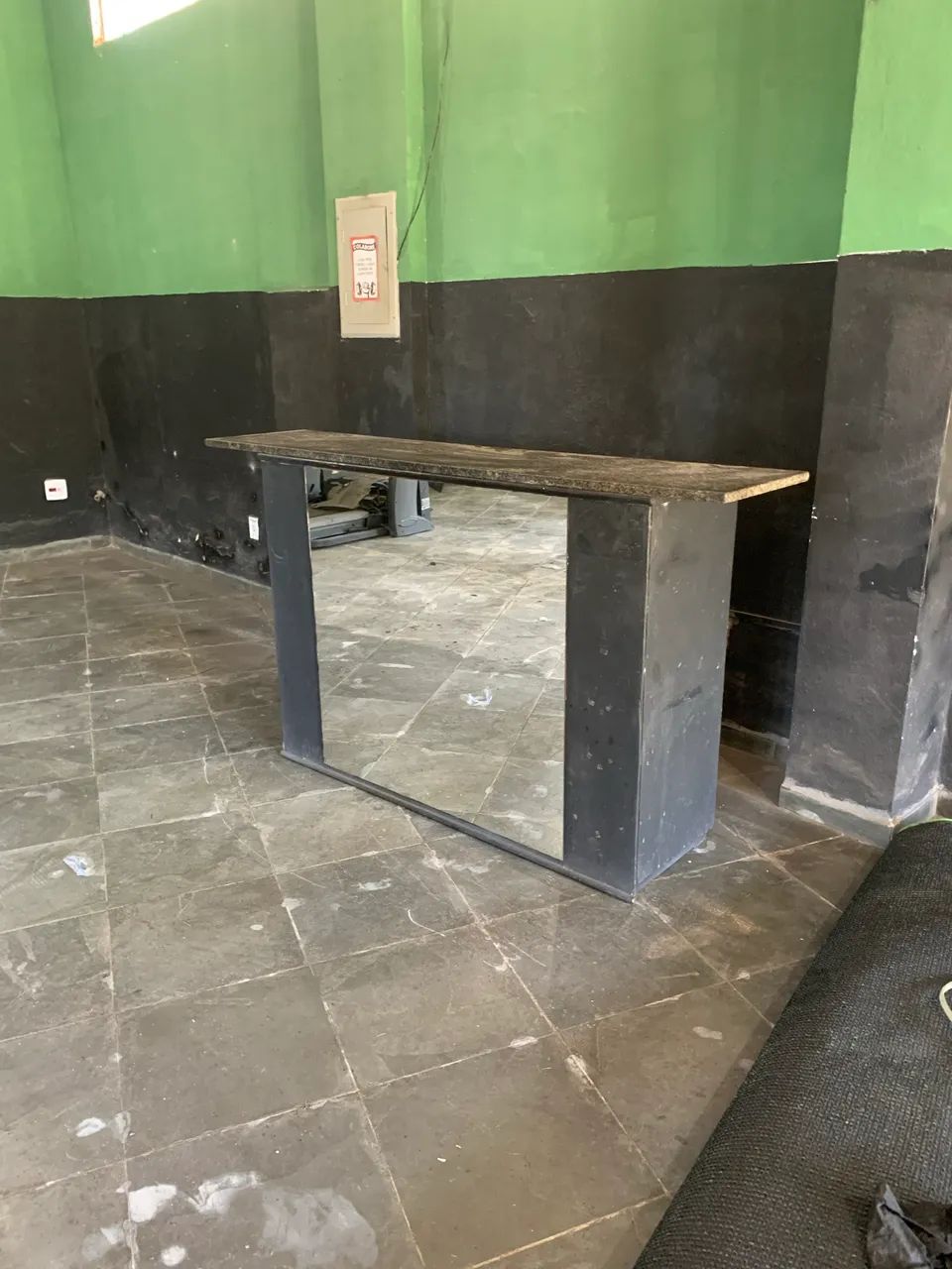 Balcão, com espelho, com divisórias e pedra de granito. - Foto 4