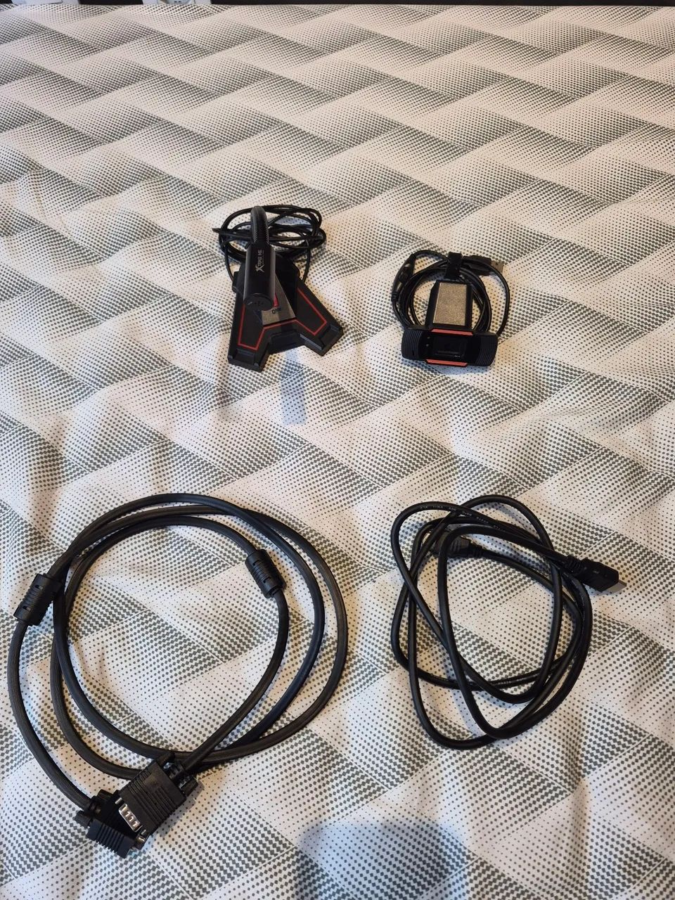 VENDO WEBCAM, MICROFONE, CABO HDMI E VGA