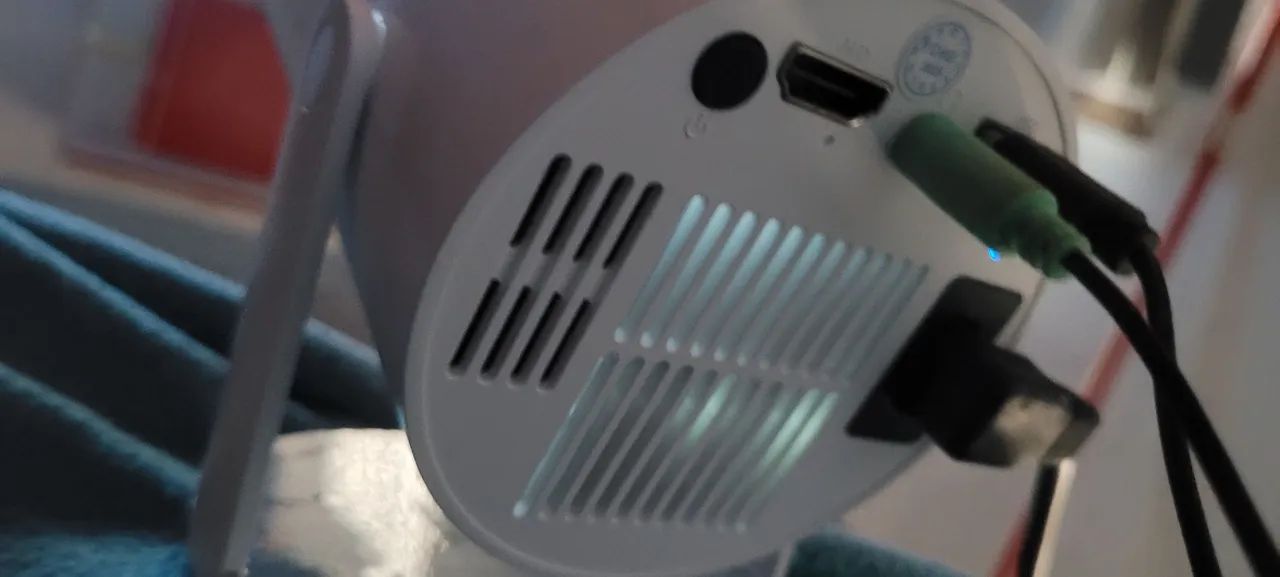 Projetor Mini Portátil HY300 4K Android NOVO - Foto 4