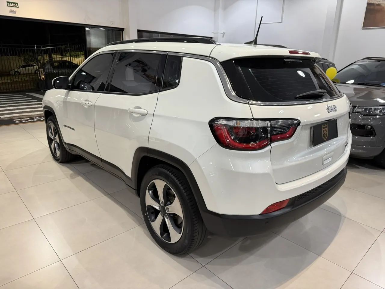 Jeep Compass Longitude 2.0 4X2 Flex 16V Aut. 2017 - Foto 4