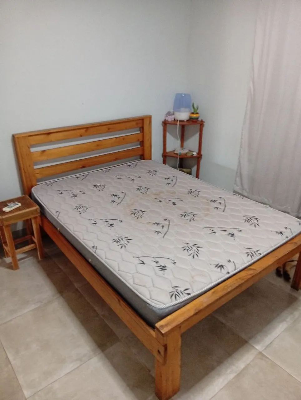 Vendo cama casal madeira maciça e colchão  - Foto 2