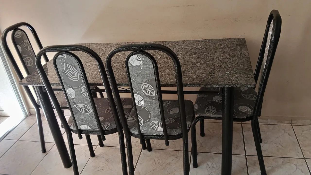 VENDO MESA DE MÁRMORE 6 CADEIRAS  - Foto 2