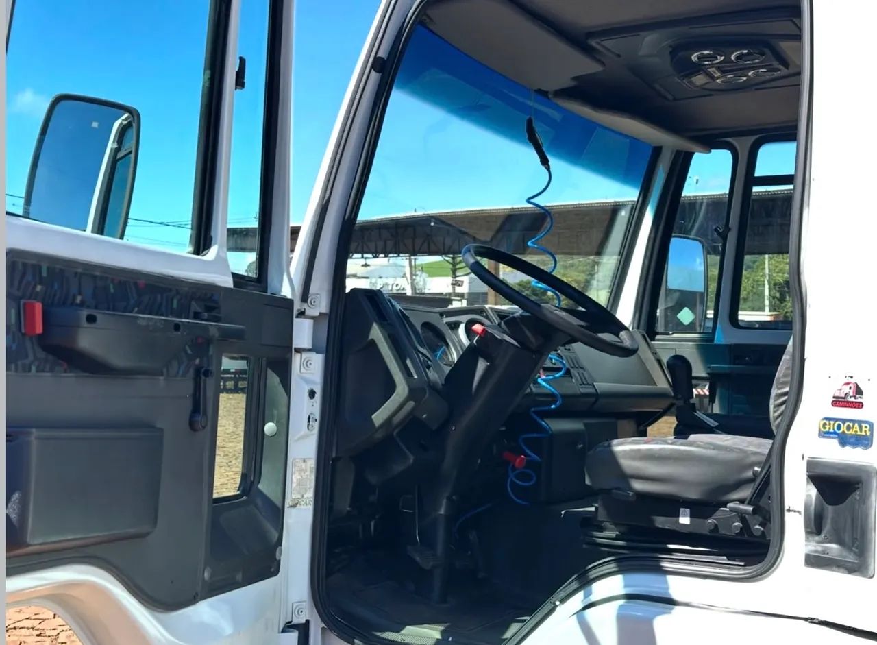 Ford Cargo 815 4x2  - Foto 4