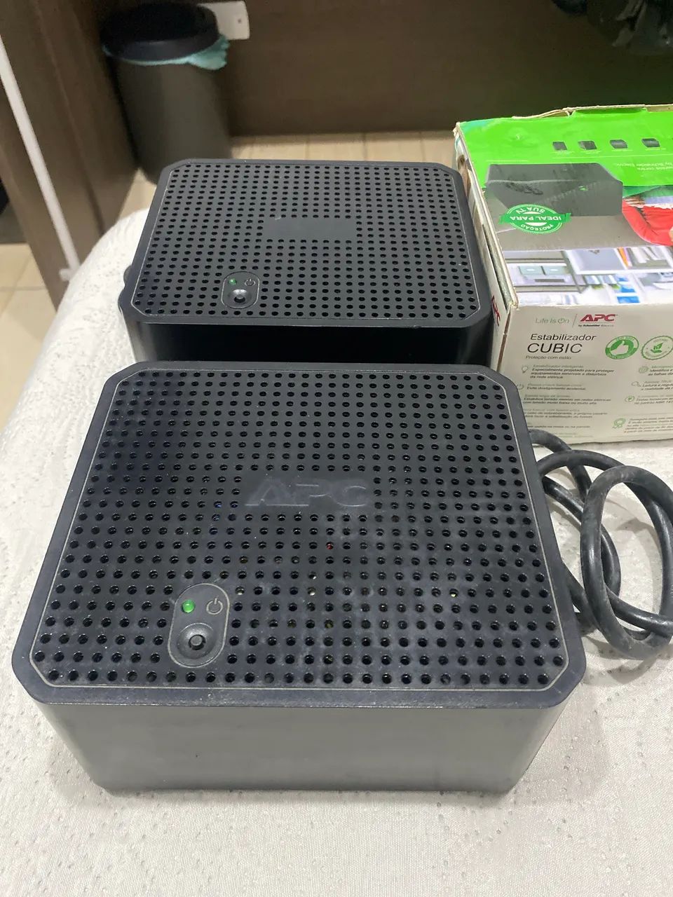 Estabilizador APC - Cubic - 300 W
