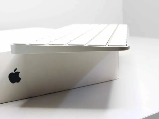 Apple Magic Keyboard com Touch ID USB-C com caixa - Foto 3