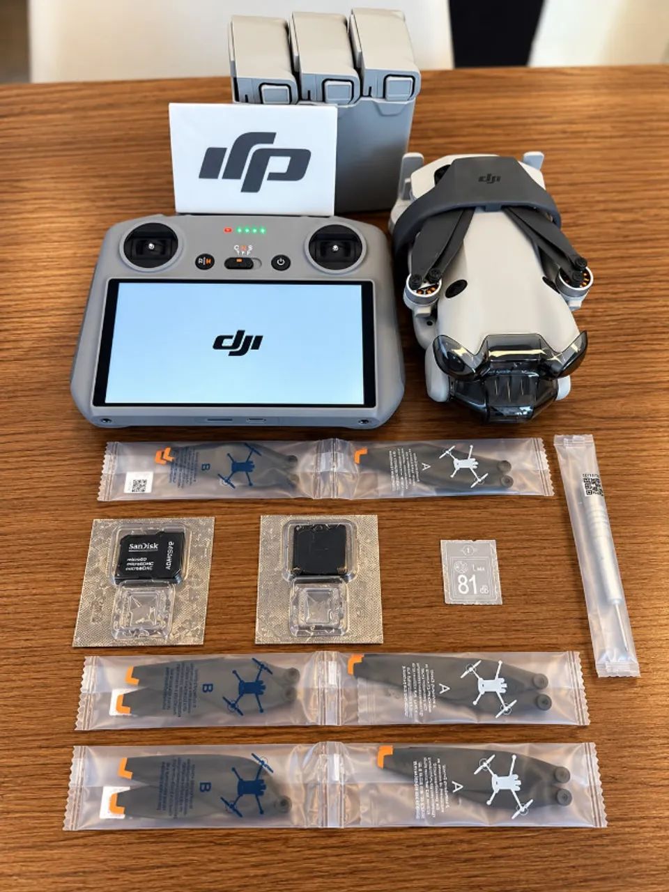 DJI Mini 4 Pro Fly More Combo - Estado de Zero - Menos de 4h de Voo - Foto 2