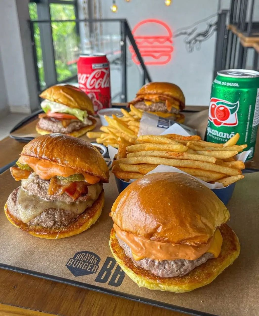 ATENDENTE - BRAYAN BURGER ALDEOTA