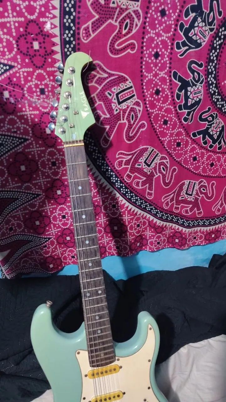 Guitarra azul Eagle stratocaster  - Foto 3