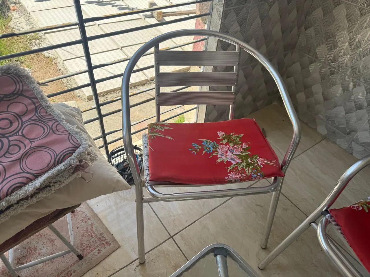 Cadeiras e mesa de centro  - Foto 5