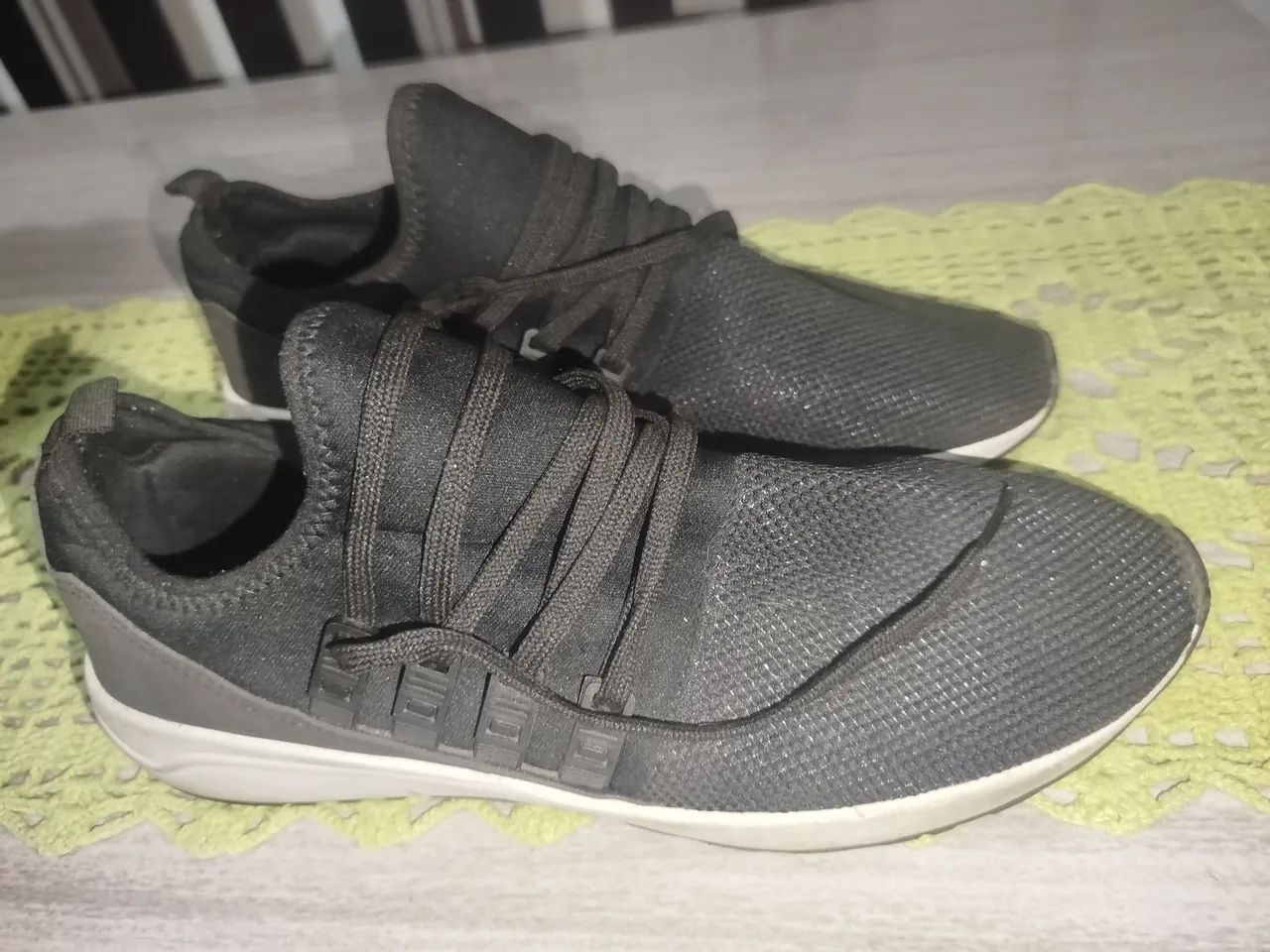 Tênis Preto tamanho 41 - Foto 5