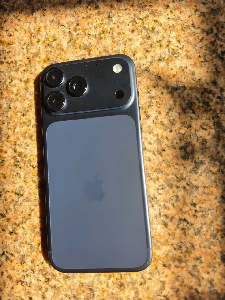 Iphoni 17 pro max 512GB - Foto 2