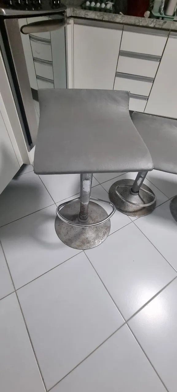 Bancos giratórios cozinha - Foto 2